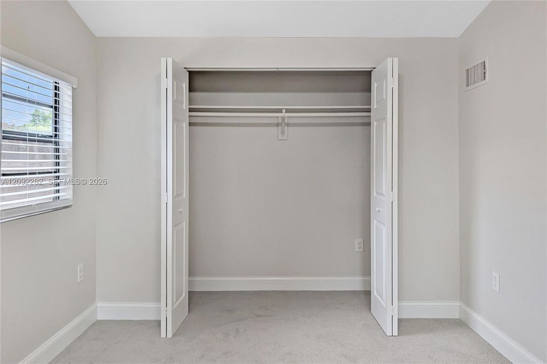 En Venta: $615,000 (4 camas, 2 baños, 1766 Pies cuadrados)