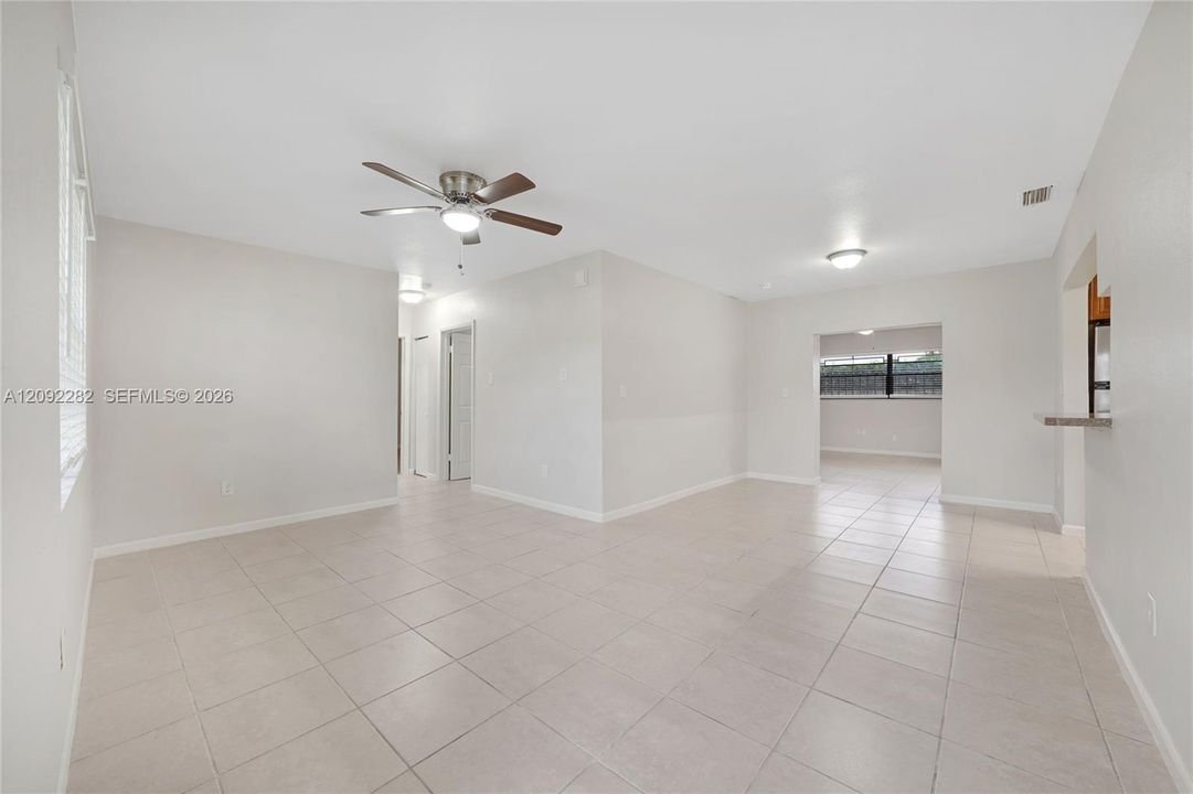 En Venta: $615,000 (4 camas, 2 baños, 1766 Pies cuadrados)