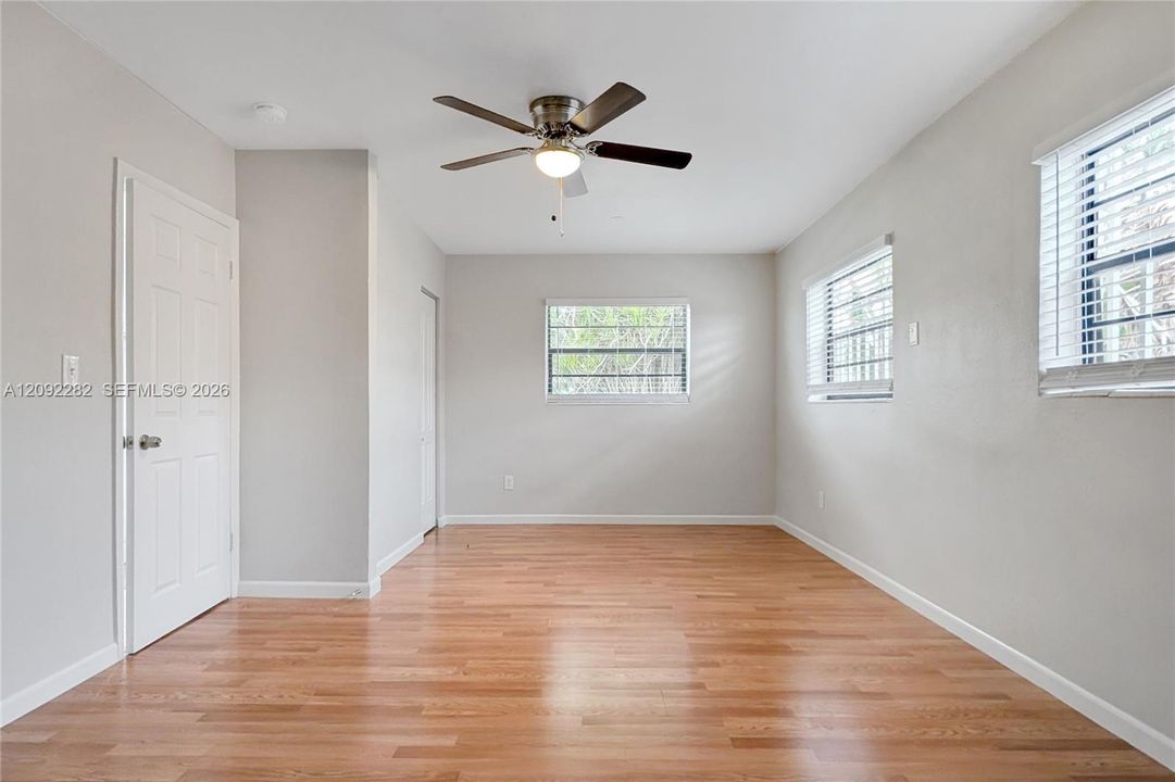 En Venta: $615,000 (4 camas, 2 baños, 1766 Pies cuadrados)