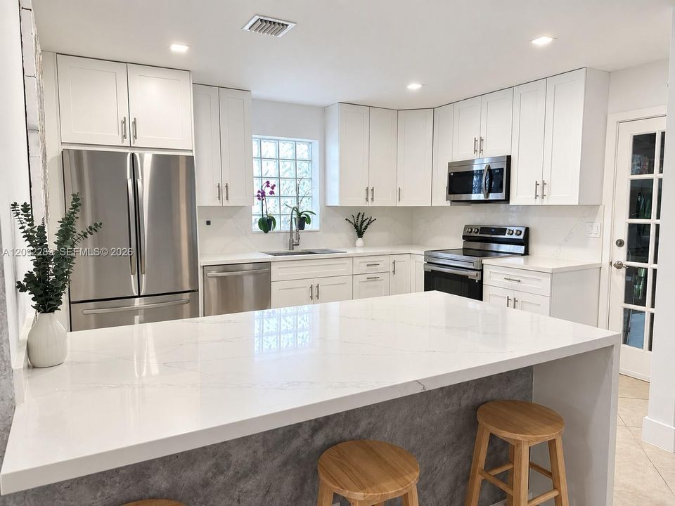 En Venta: $699,000 (2 camas, 2 baños, 1416 Pies cuadrados)