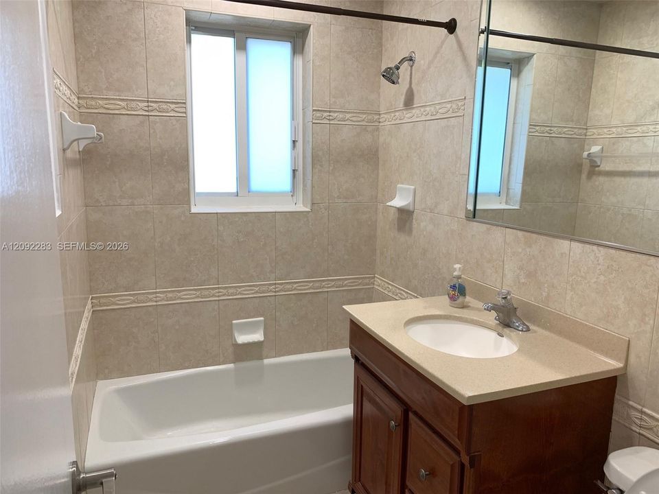 En Venta: $699,000 (2 camas, 2 baños, 1416 Pies cuadrados)