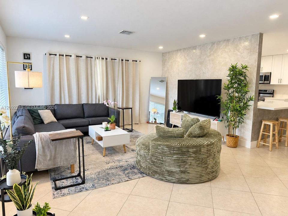 En Venta: $699,000 (2 camas, 2 baños, 1416 Pies cuadrados)