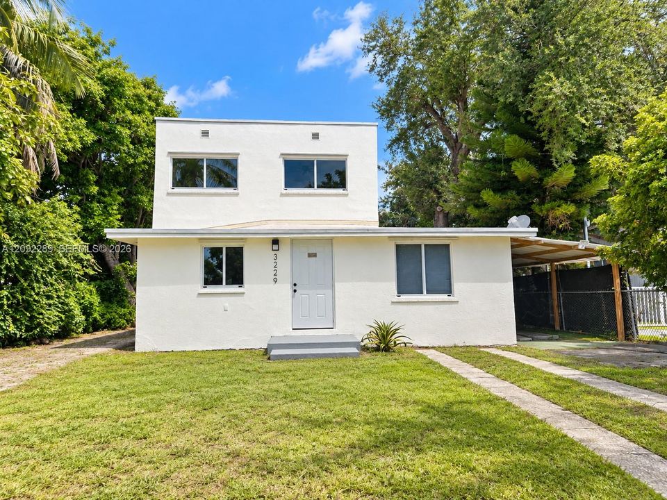 For Rent: $3,500 (3 beds, 2 baths, 1218 Square Feet)