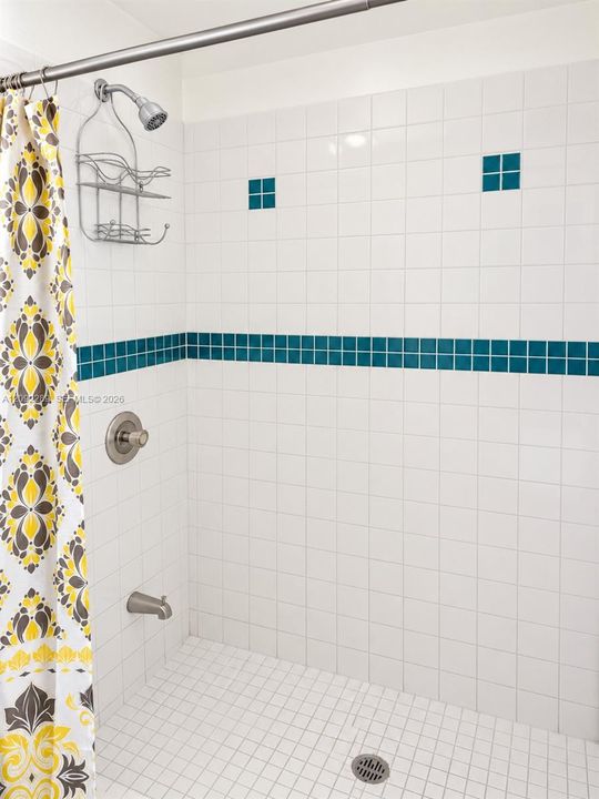 For Rent: $3,500 (3 beds, 2 baths, 1218 Square Feet)