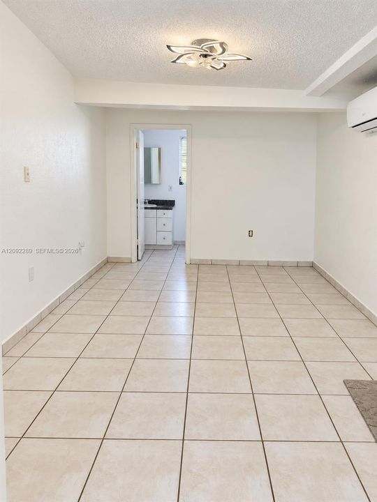 For Rent: $3,500 (3 beds, 2 baths, 1218 Square Feet)