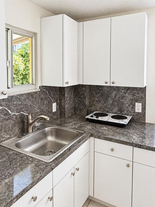 For Rent: $3,500 (3 beds, 2 baths, 1218 Square Feet)