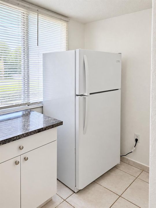For Rent: $3,500 (3 beds, 2 baths, 1218 Square Feet)