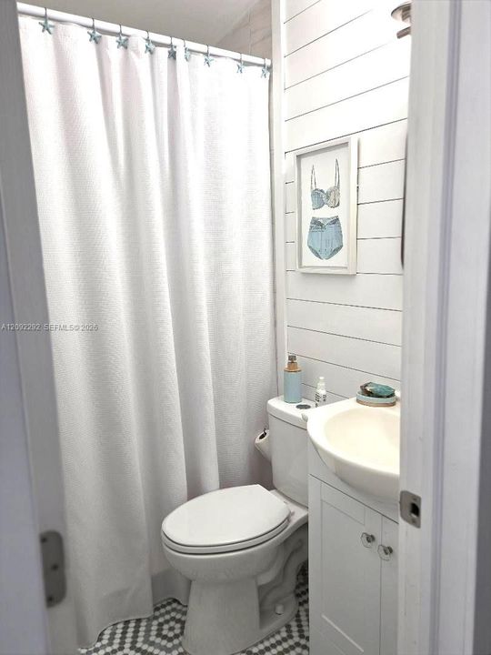 MAIN BATHROOM