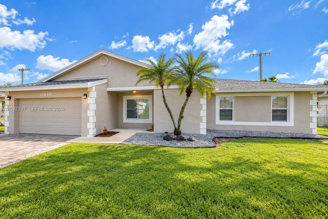 For Rent: $4,600 (3 beds, 2 baths, 1445 Square Feet)