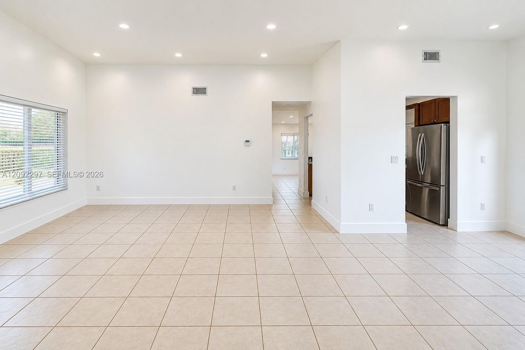 For Rent: $4,600 (3 beds, 2 baths, 1445 Square Feet)