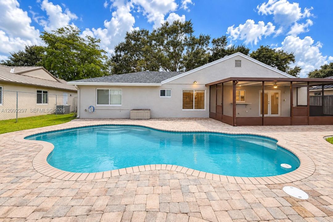 For Rent: $4,600 (3 beds, 2 baths, 1445 Square Feet)