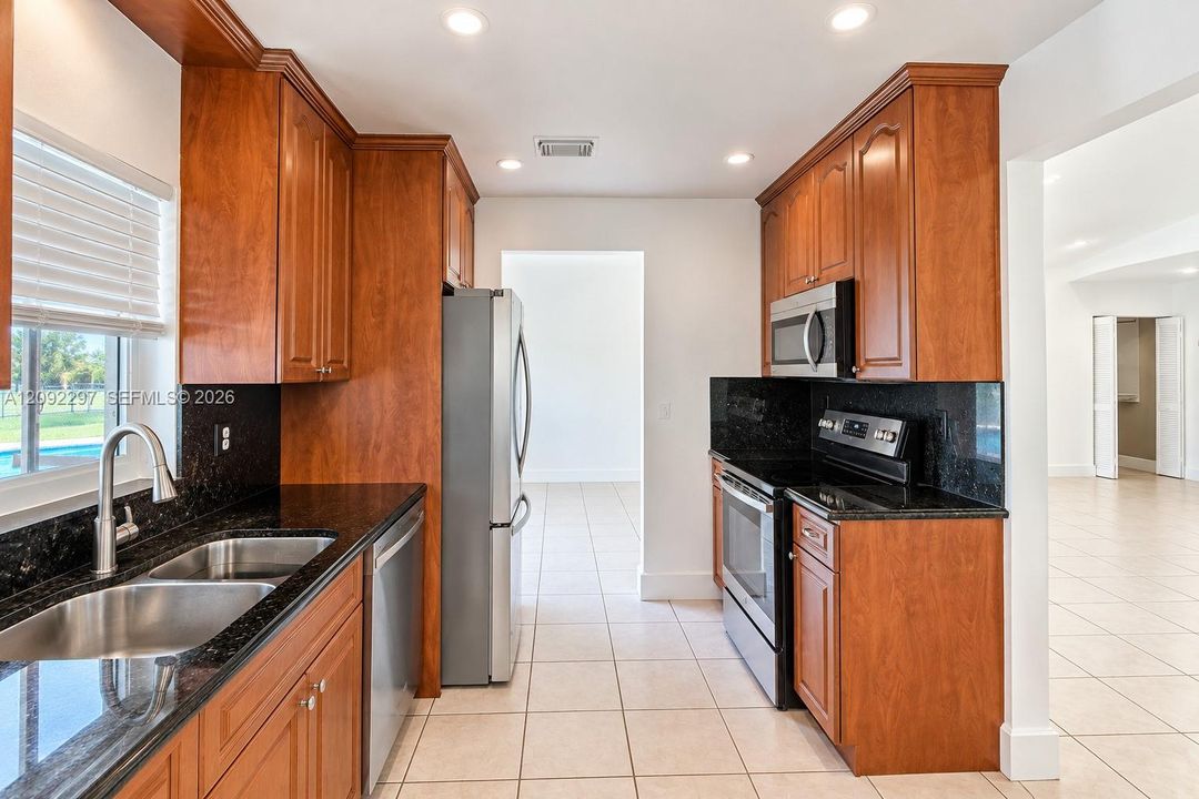 For Rent: $4,600 (3 beds, 2 baths, 1445 Square Feet)