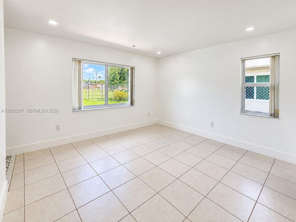 For Rent: $4,600 (3 beds, 2 baths, 1445 Square Feet)