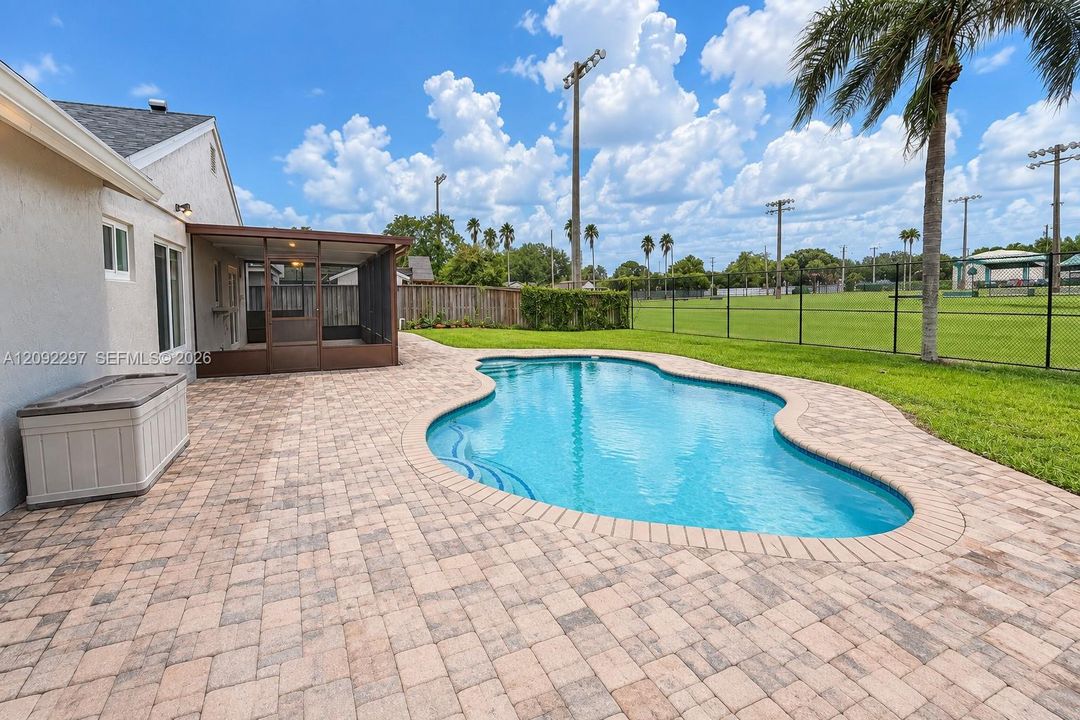 For Rent: $4,600 (3 beds, 2 baths, 1445 Square Feet)