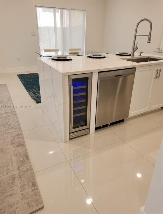 For Rent: $4,200 (4 beds, 3 baths, 2086 Square Feet)