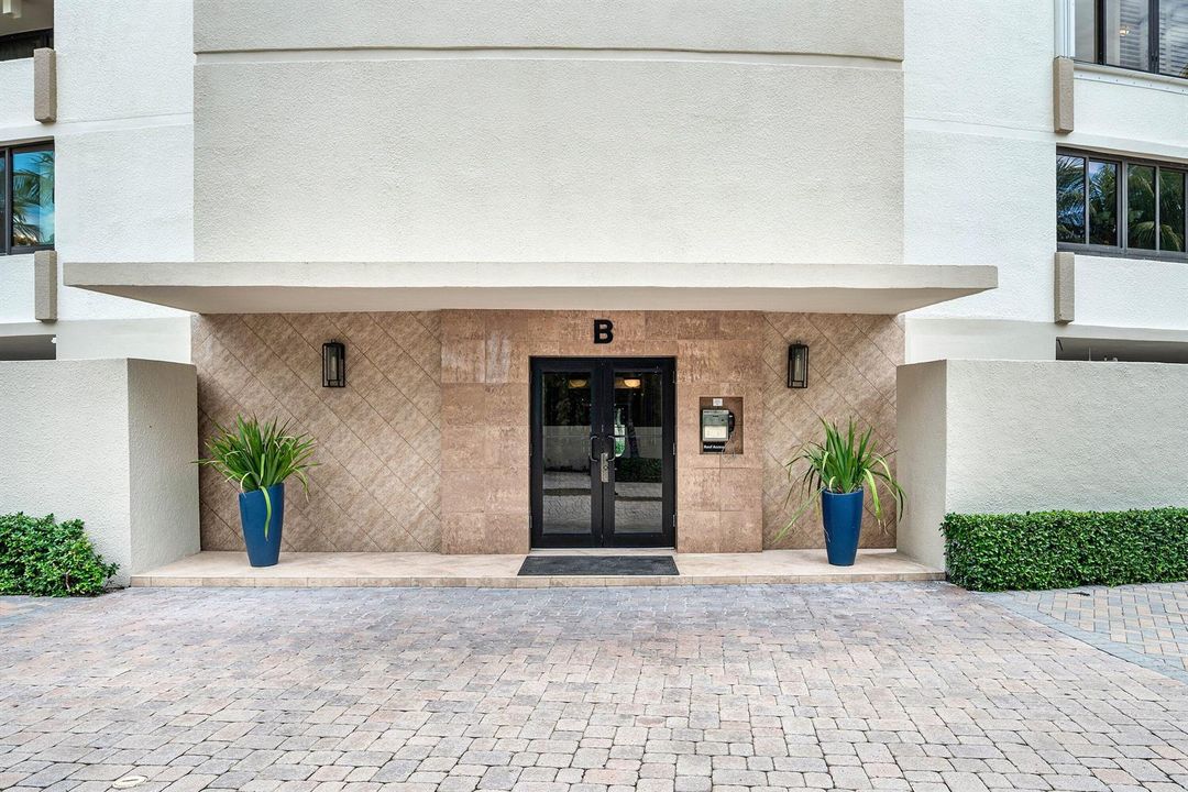 002-6885NorthOceanBoulevard-1040-OceanRi