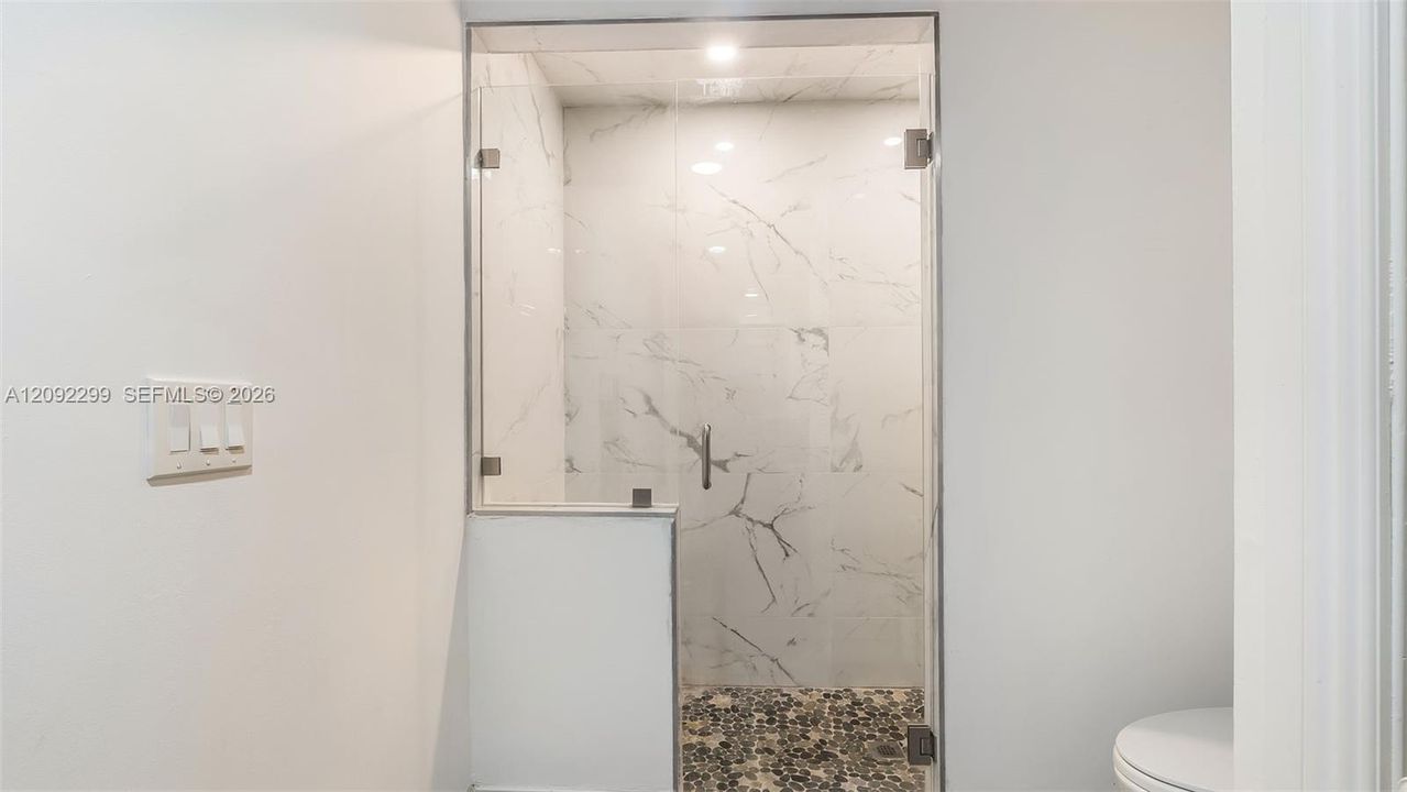 For Sale: $685,000 (3 beds, 2 baths, 1868 Square Feet)