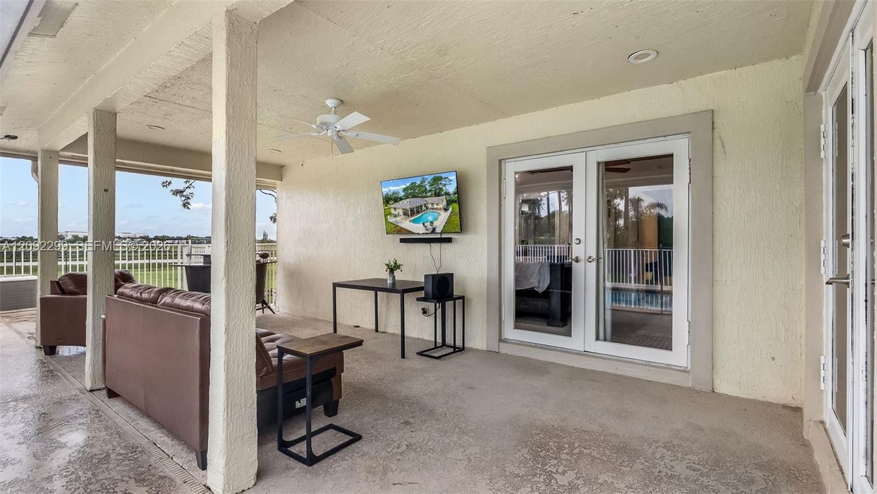 For Sale: $685,000 (3 beds, 2 baths, 1868 Square Feet)