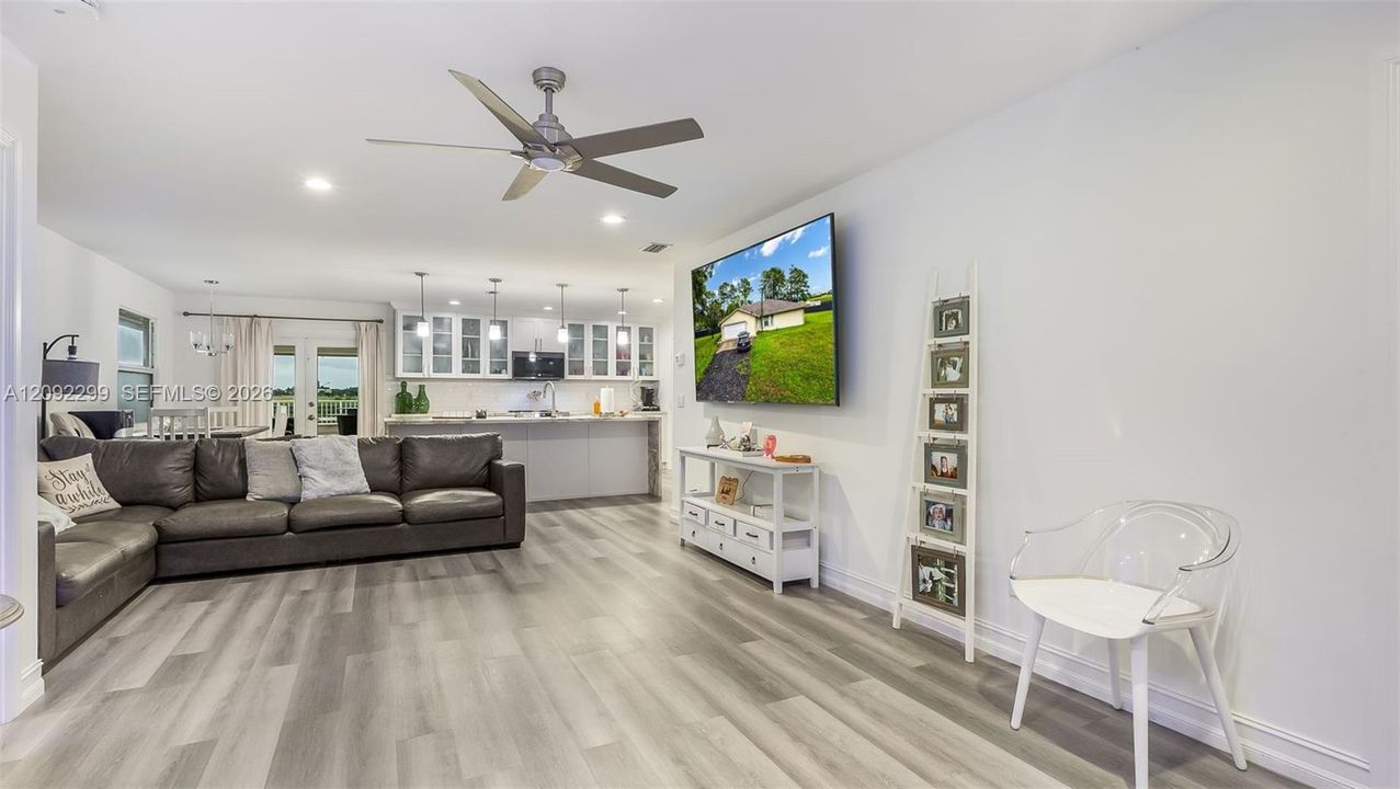 For Sale: $685,000 (3 beds, 2 baths, 1868 Square Feet)