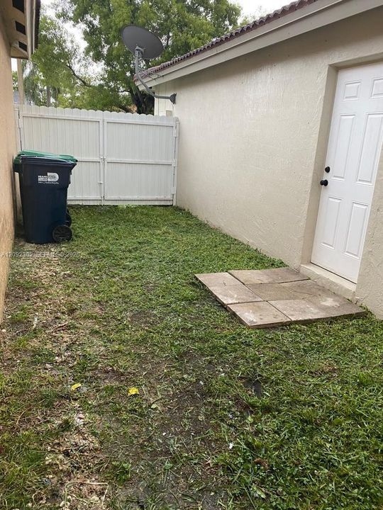For Sale: $660,000 (4 beds, 2 baths, 1813 Square Feet)