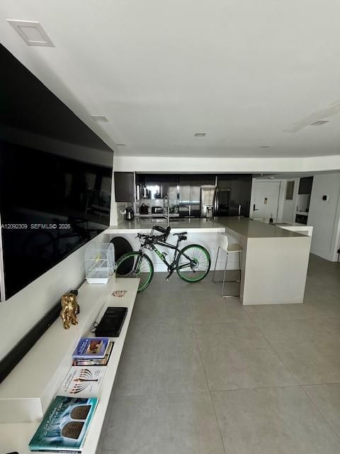 For Sale: $750,000 (1 beds, 2 baths, 912 Square Feet)