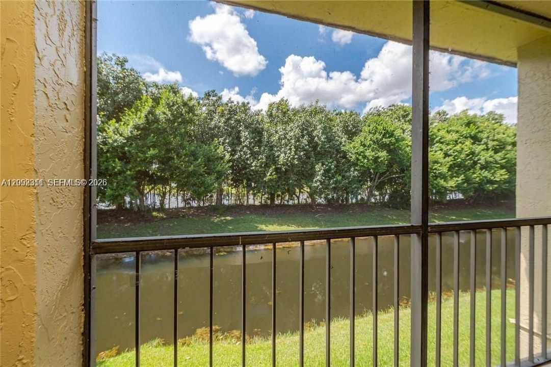На продажу: $289,900 (2 спален, 2 ванн, 1231 Квадратных фут)