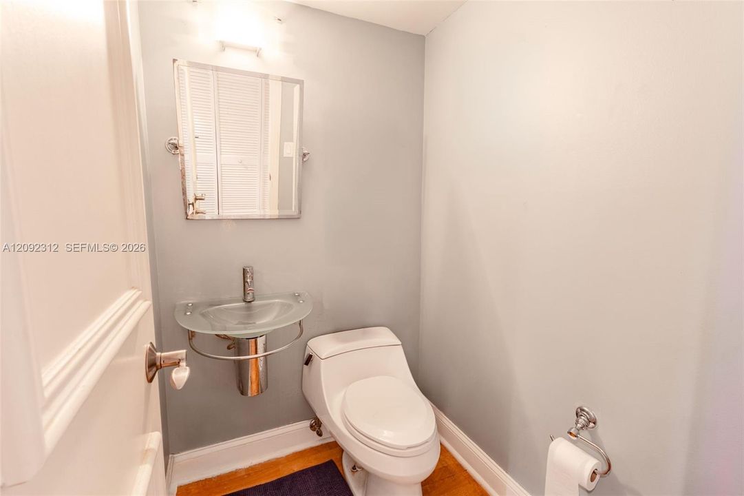 En Venta: $299,999 (2 camas, 2 baños, 1551 Pies cuadrados)