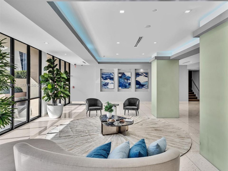 For Sale: $310,000 (2 beds, 2 baths, 1138 Square Feet)