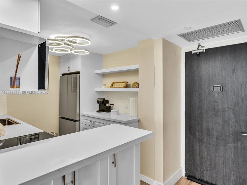 For Sale: $310,000 (2 beds, 2 baths, 1138 Square Feet)