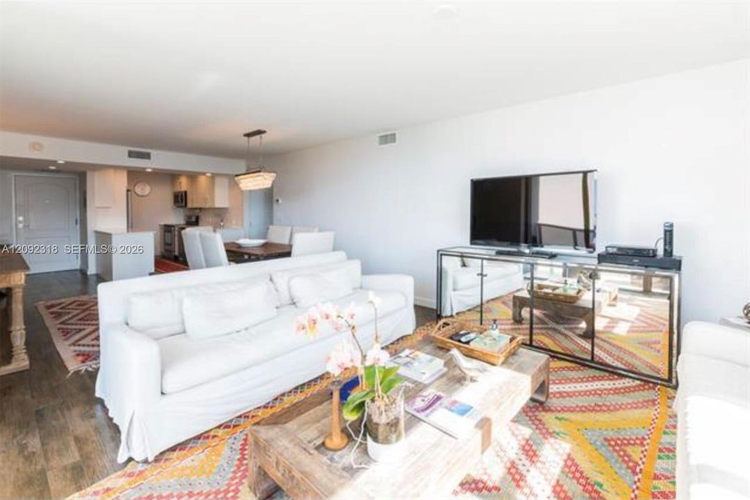 For Sale: $479,000 (2 beds, 2 baths, 1142 Square Feet)