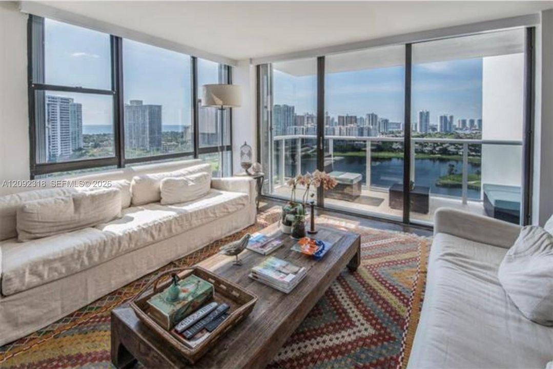 For Sale: $479,000 (2 beds, 2 baths, 1142 Square Feet)