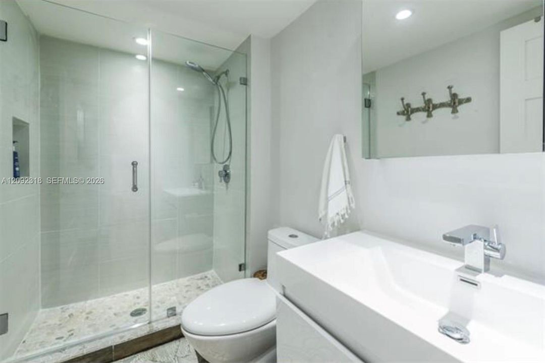 For Sale: $479,000 (2 beds, 2 baths, 1142 Square Feet)
