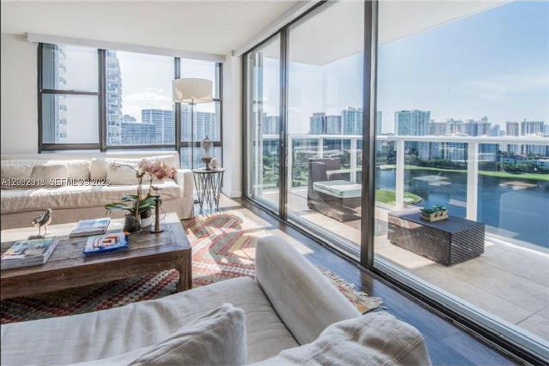 For Sale: $479,000 (2 beds, 2 baths, 1142 Square Feet)