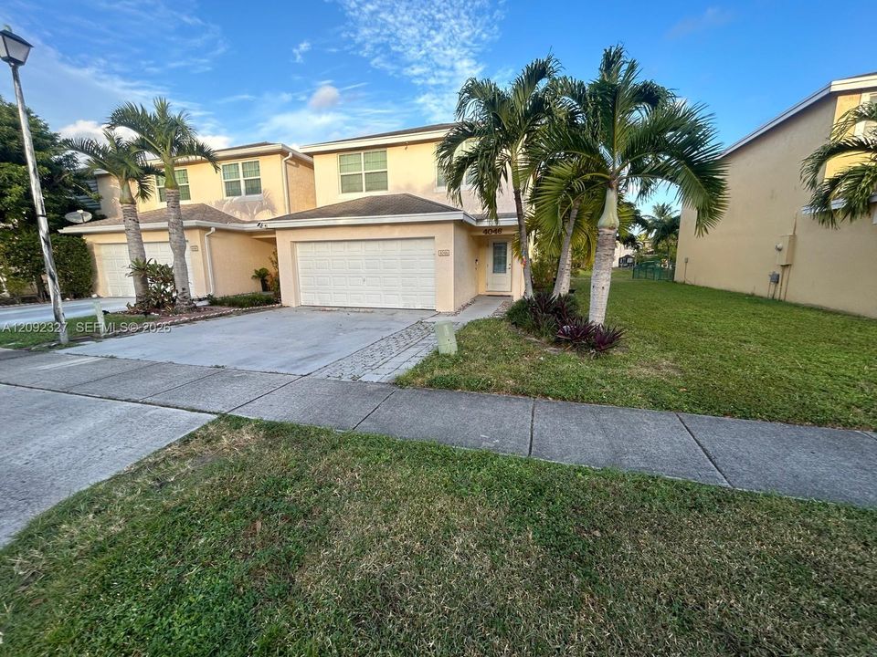 For Sale: $550,000 (4 beds, 2 baths, 1810 Square Feet)