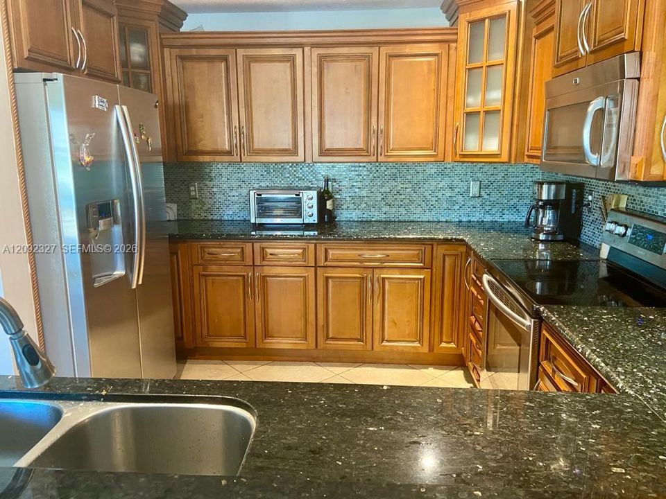 For Sale: $550,000 (4 beds, 2 baths, 1810 Square Feet)