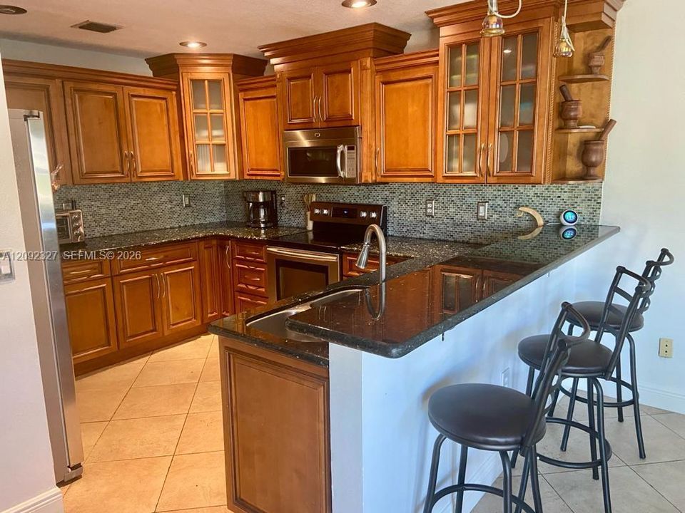 For Sale: $550,000 (4 beds, 2 baths, 1810 Square Feet)