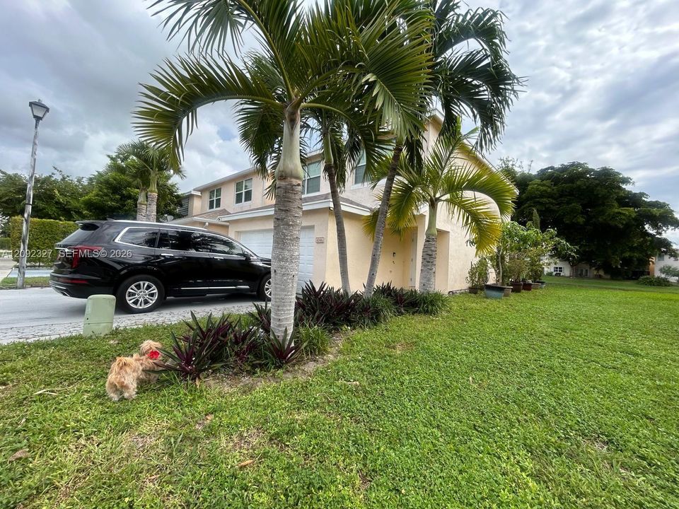 For Sale: $550,000 (4 beds, 2 baths, 1810 Square Feet)