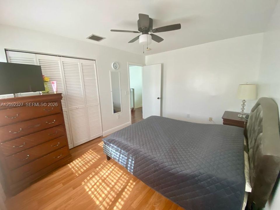 For Sale: $550,000 (4 beds, 2 baths, 1810 Square Feet)