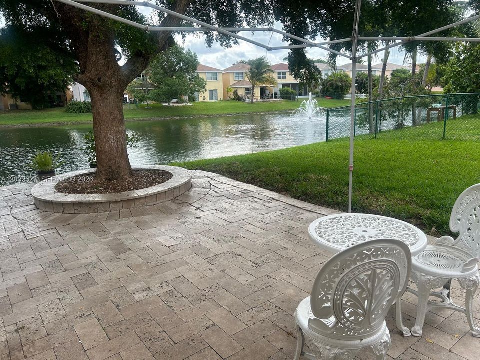 For Sale: $550,000 (4 beds, 2 baths, 1810 Square Feet)