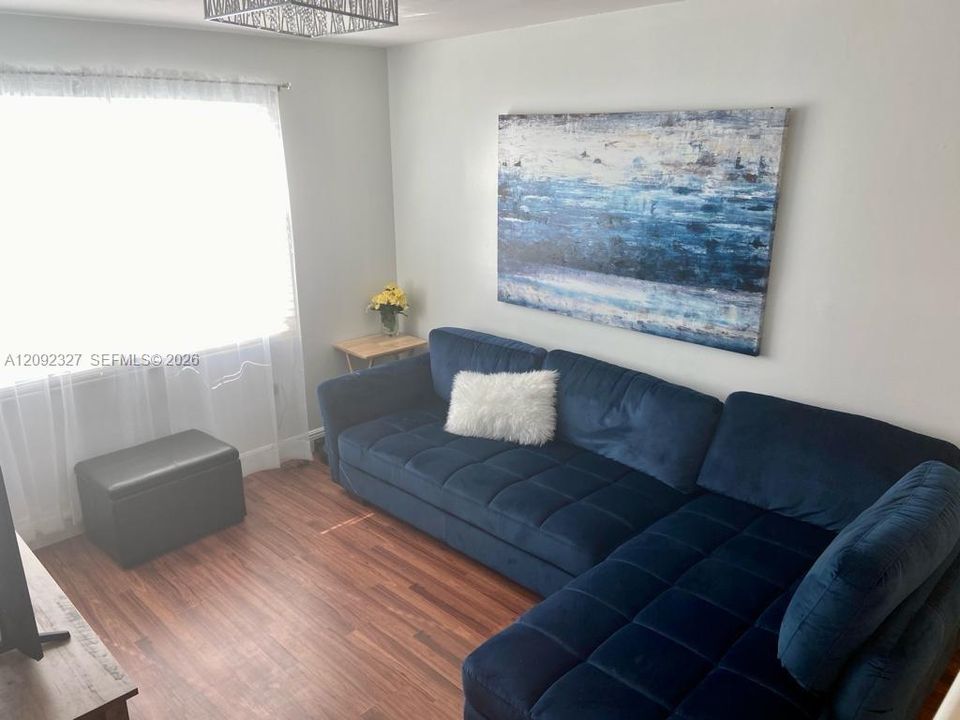 For Sale: $550,000 (4 beds, 2 baths, 1810 Square Feet)