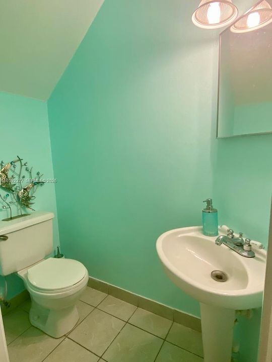For Sale: $550,000 (4 beds, 2 baths, 1810 Square Feet)