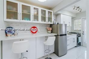 For Rent: $2,300 (1 beds, 1 baths, 481 Square Feet)