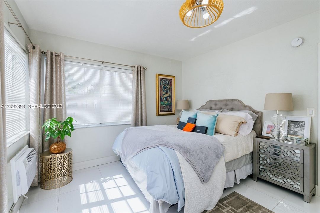 For Rent: $2,300 (1 beds, 1 baths, 481 Square Feet)