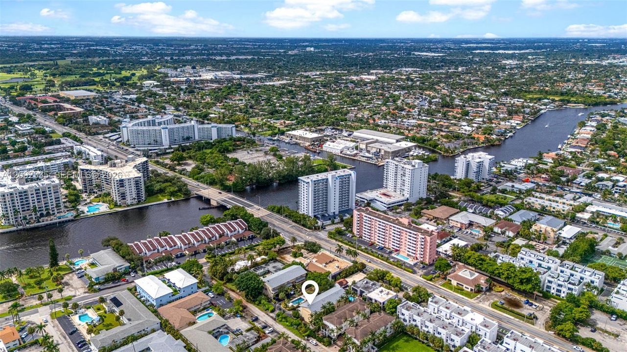 На продажу: $449,900 (3 спален, 3 ванн, 1650 Квадратных фут)