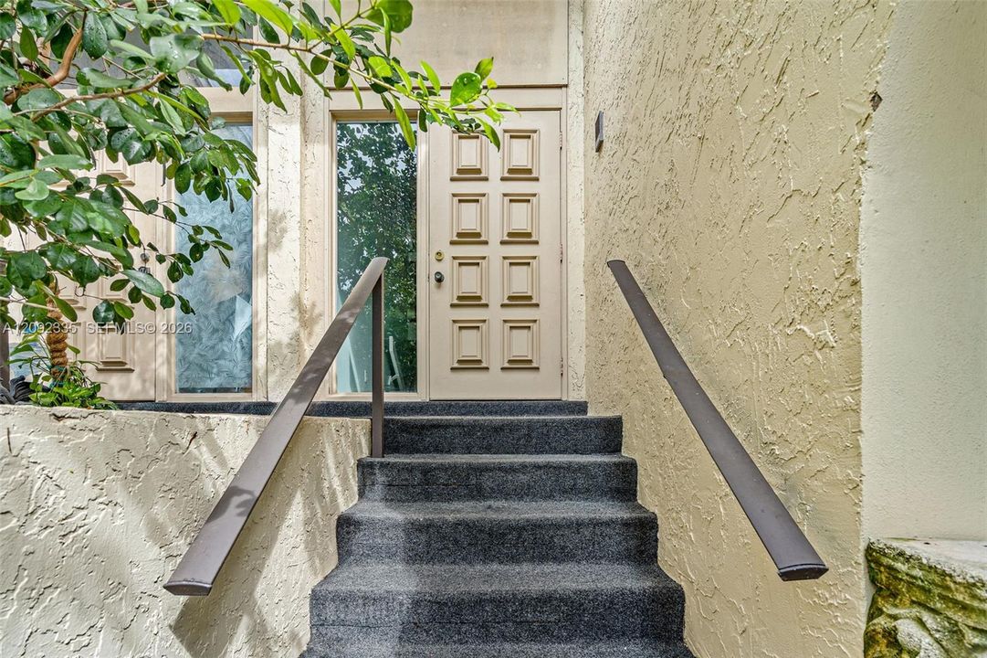 На продажу: $449,900 (3 спален, 3 ванн, 1650 Квадратных фут)