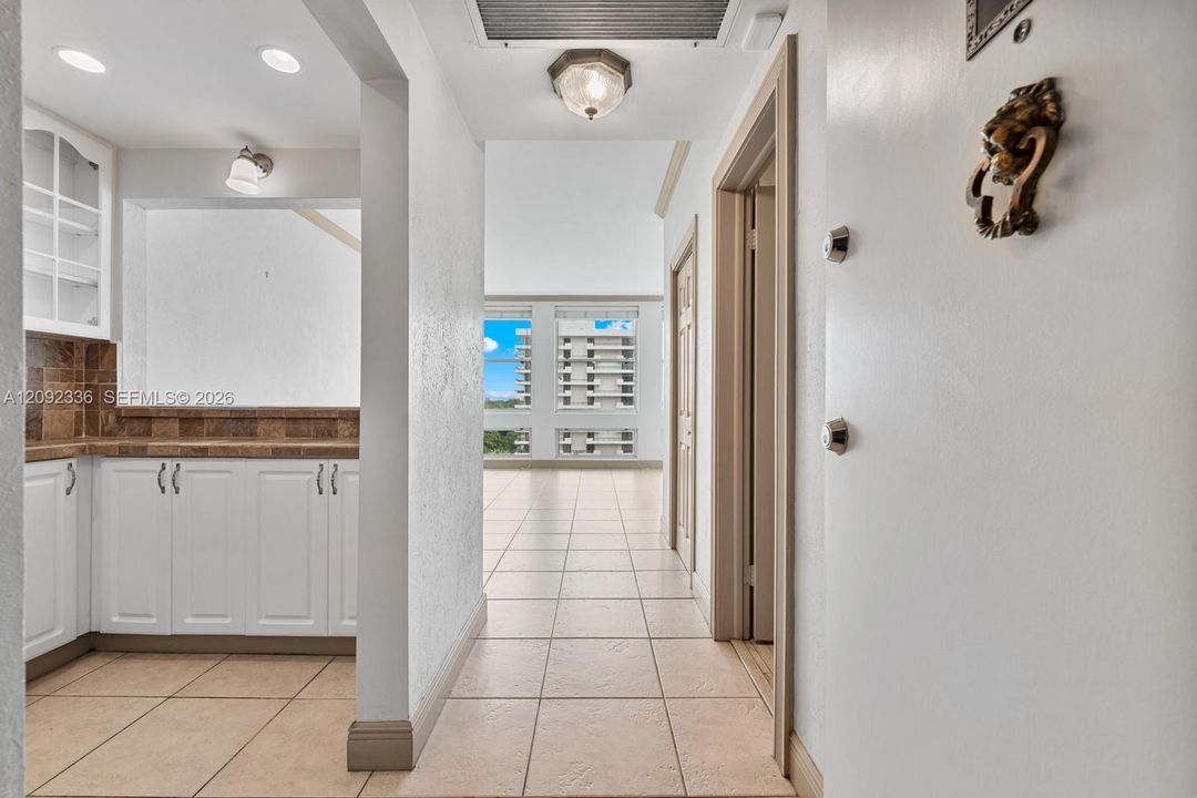 For Sale: $225,000 (0 beds, 1 baths, 450 Square Feet)