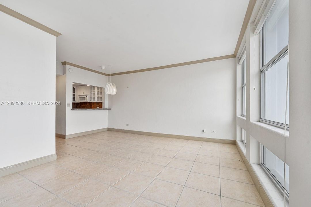 For Sale: $225,000 (0 beds, 1 baths, 450 Square Feet)