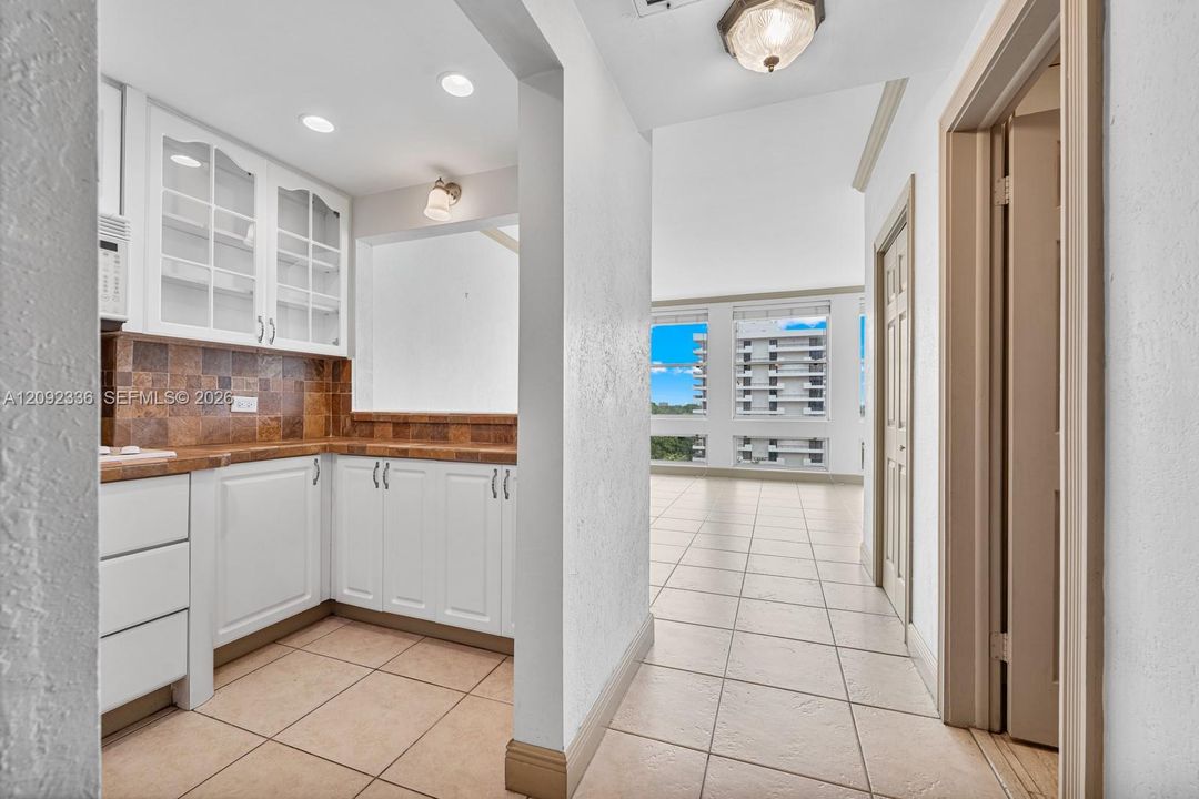 For Sale: $225,000 (0 beds, 1 baths, 450 Square Feet)