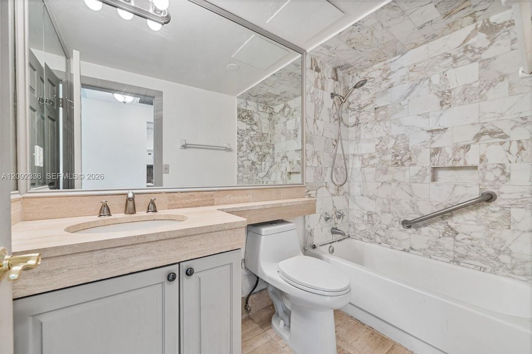 For Sale: $225,000 (0 beds, 1 baths, 450 Square Feet)