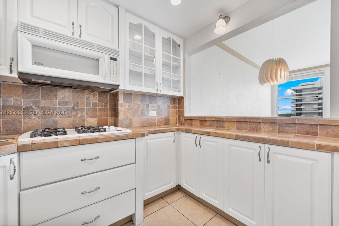 For Sale: $225,000 (0 beds, 1 baths, 450 Square Feet)